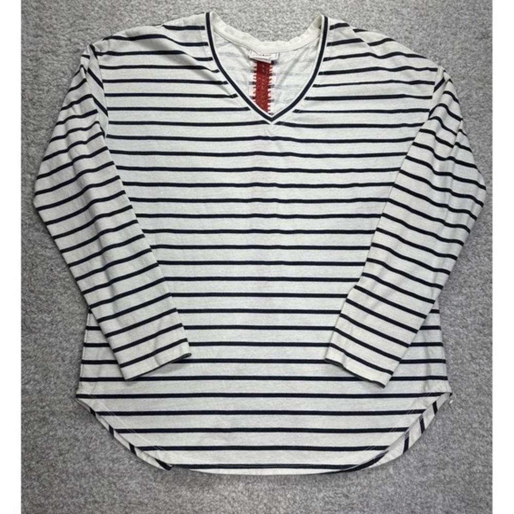 Ariat‎ Women's M White Black Striped Long Sleeve V-Neck T-Shirt Crochet Accent